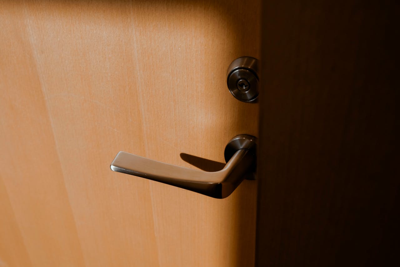 Locked Out Service service by Kama'aina Locksmith in Honolulu